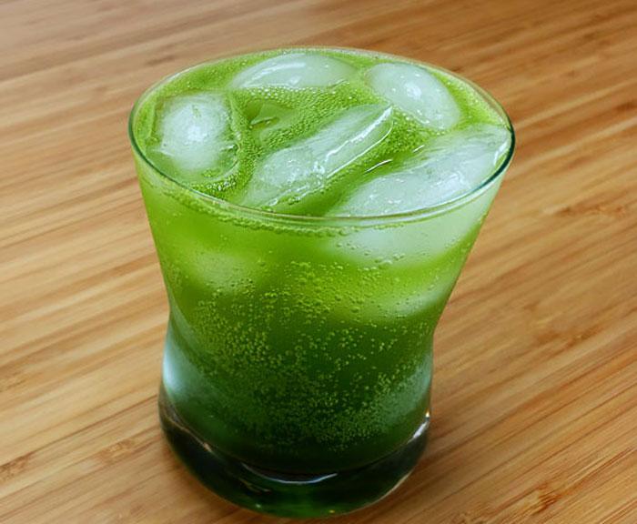 Refreshing Sparkling Matcha Drink